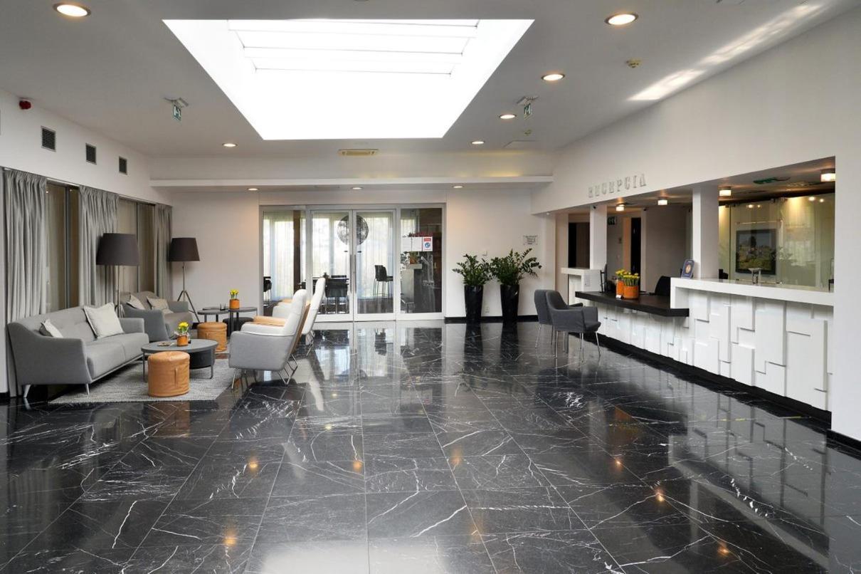 Hotel Mousson Michalovce Dış mekan fotoğraf