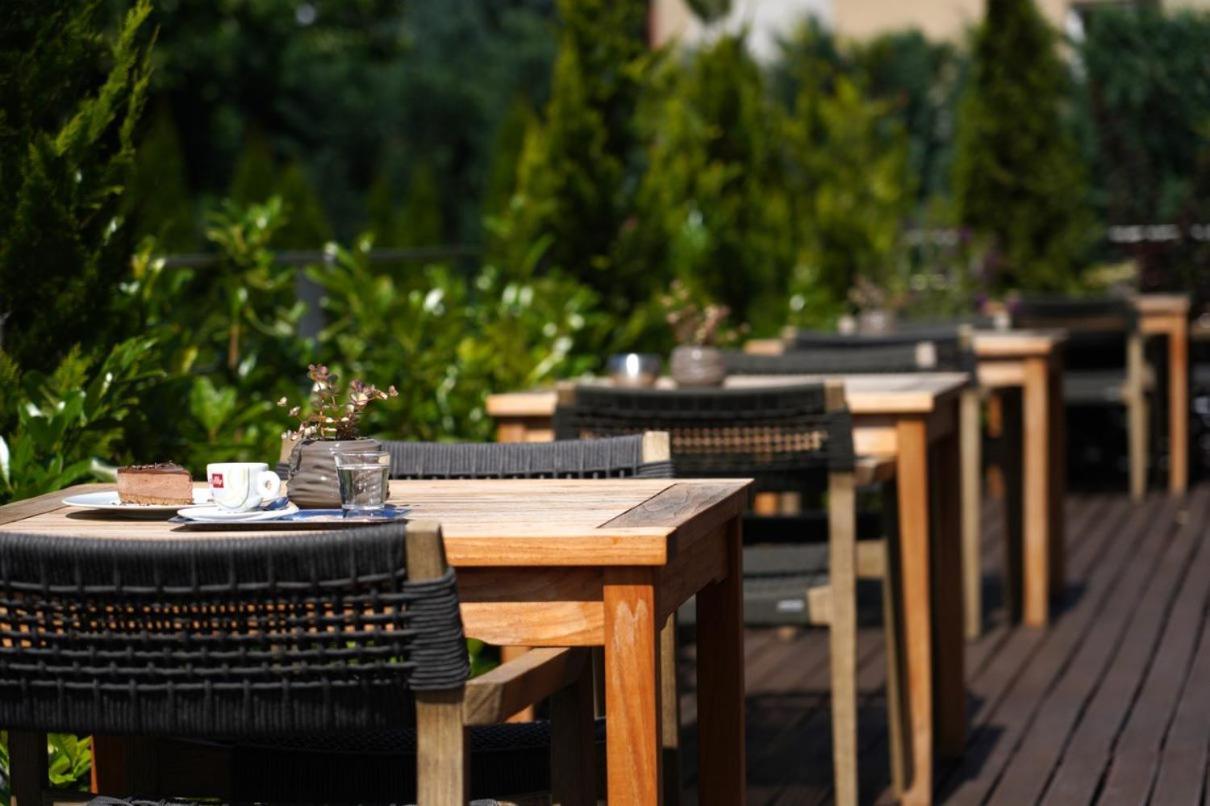 Hotel Mousson Michalovce Dış mekan fotoğraf
