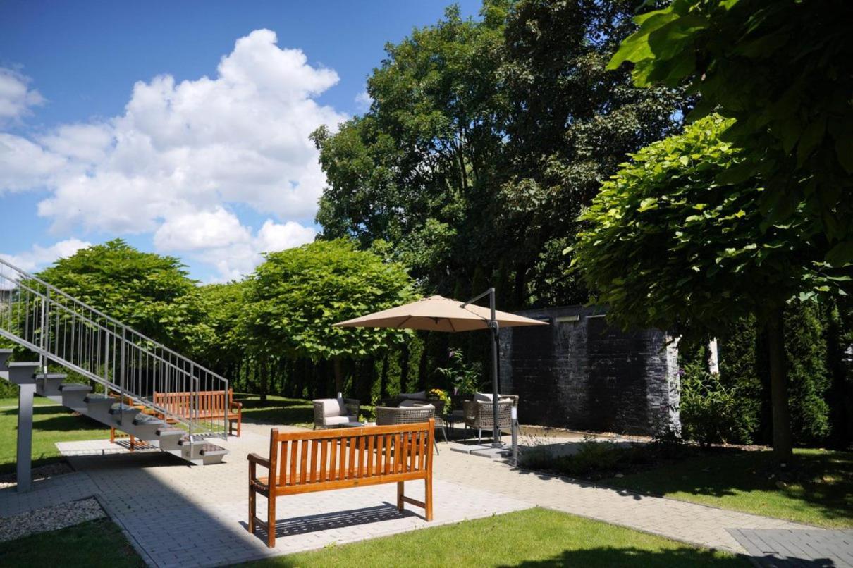 Hotel Mousson Michalovce Dış mekan fotoğraf