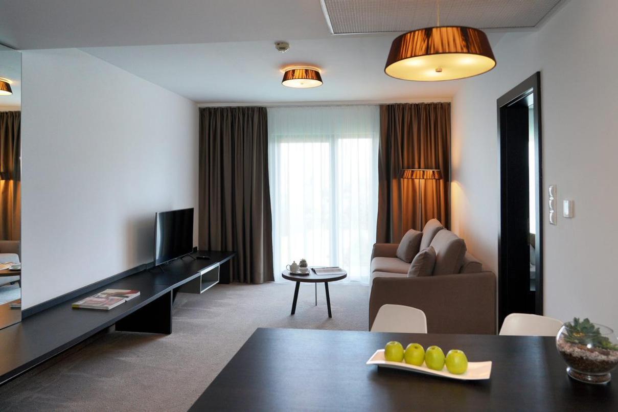 Hotel Mousson Michalovce Dış mekan fotoğraf