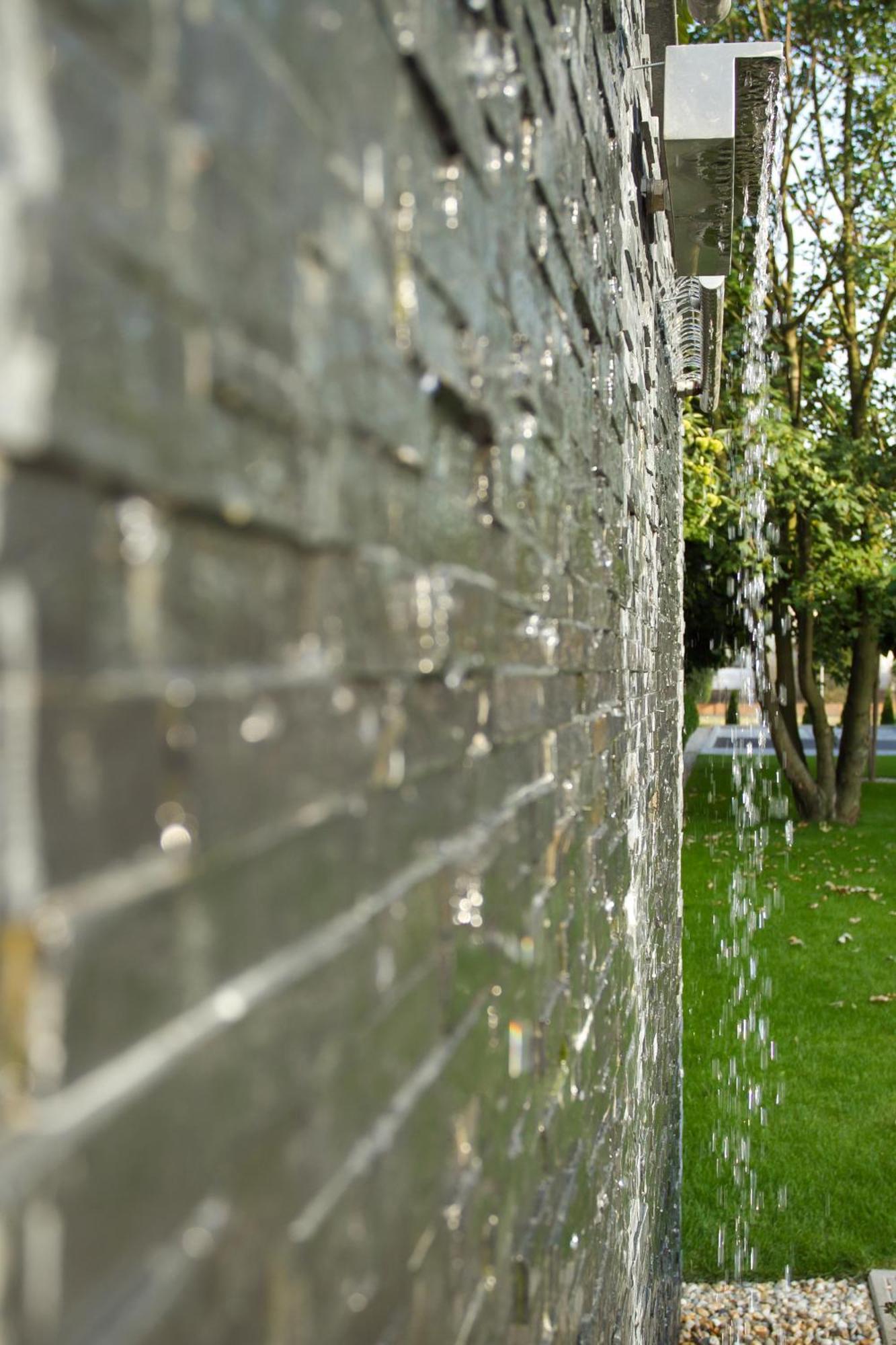 Hotel Mousson Michalovce Dış mekan fotoğraf