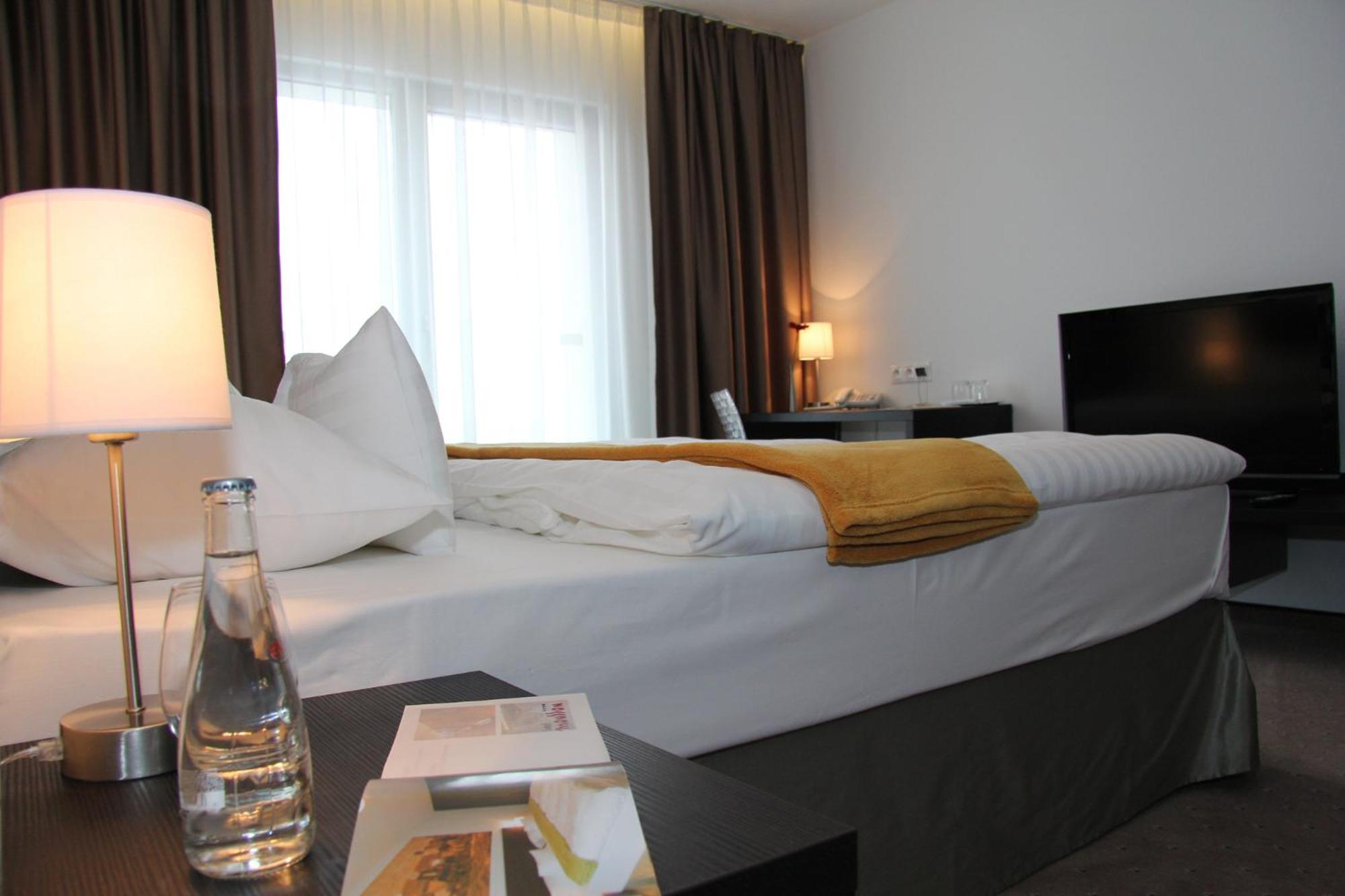 Hotel Mousson Michalovce Dış mekan fotoğraf