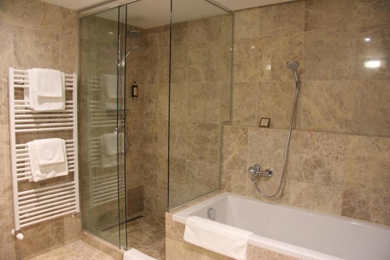 Hotel Mousson Michalovce Dış mekan fotoğraf